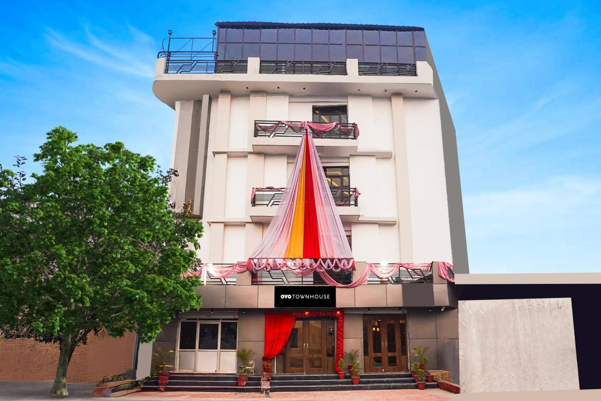 Super Townhouse The Royal Casa Hotell Ghaziabad Exteriör bild