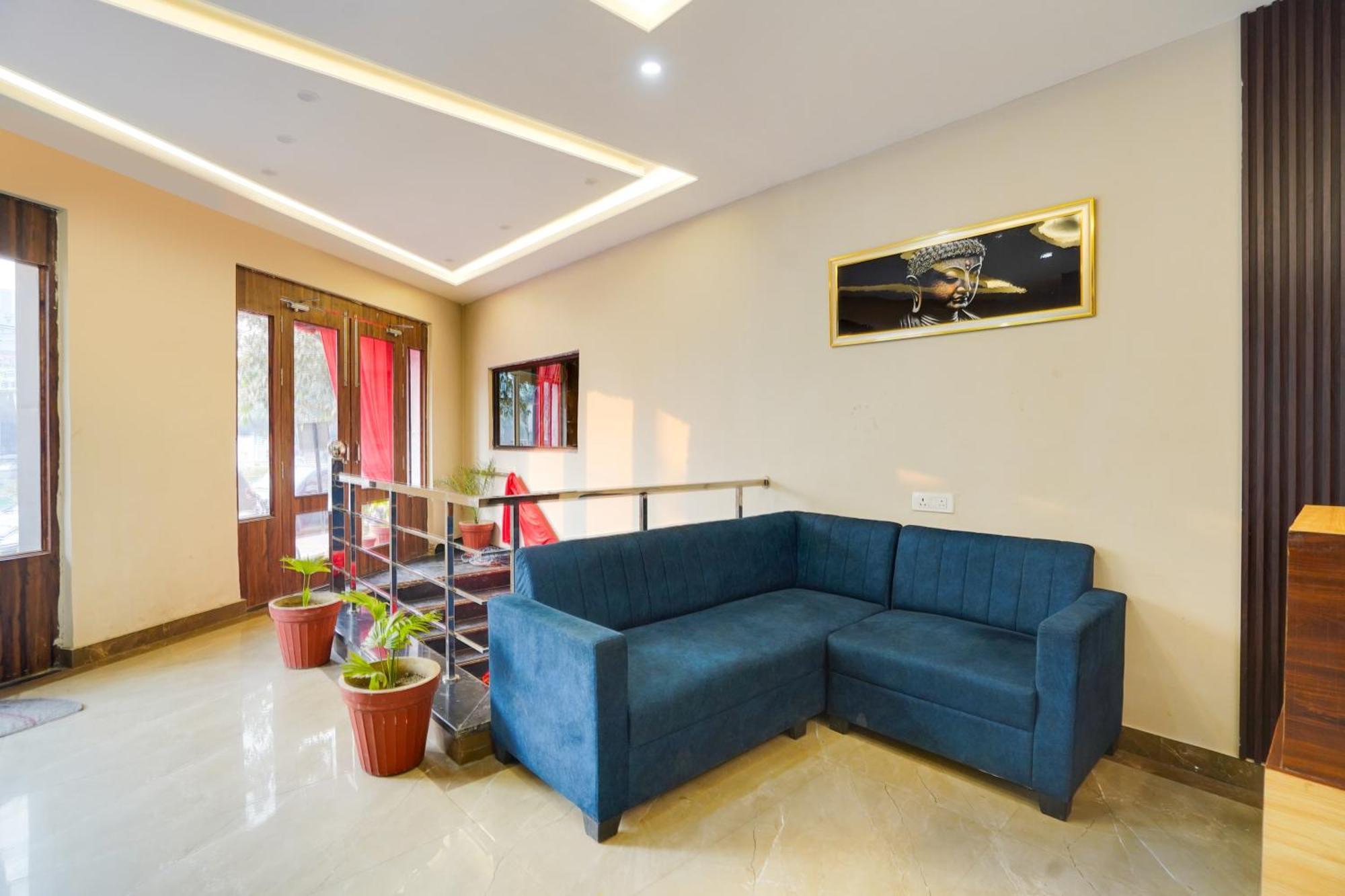 Super Townhouse The Royal Casa Hotell Ghaziabad Exteriör bild