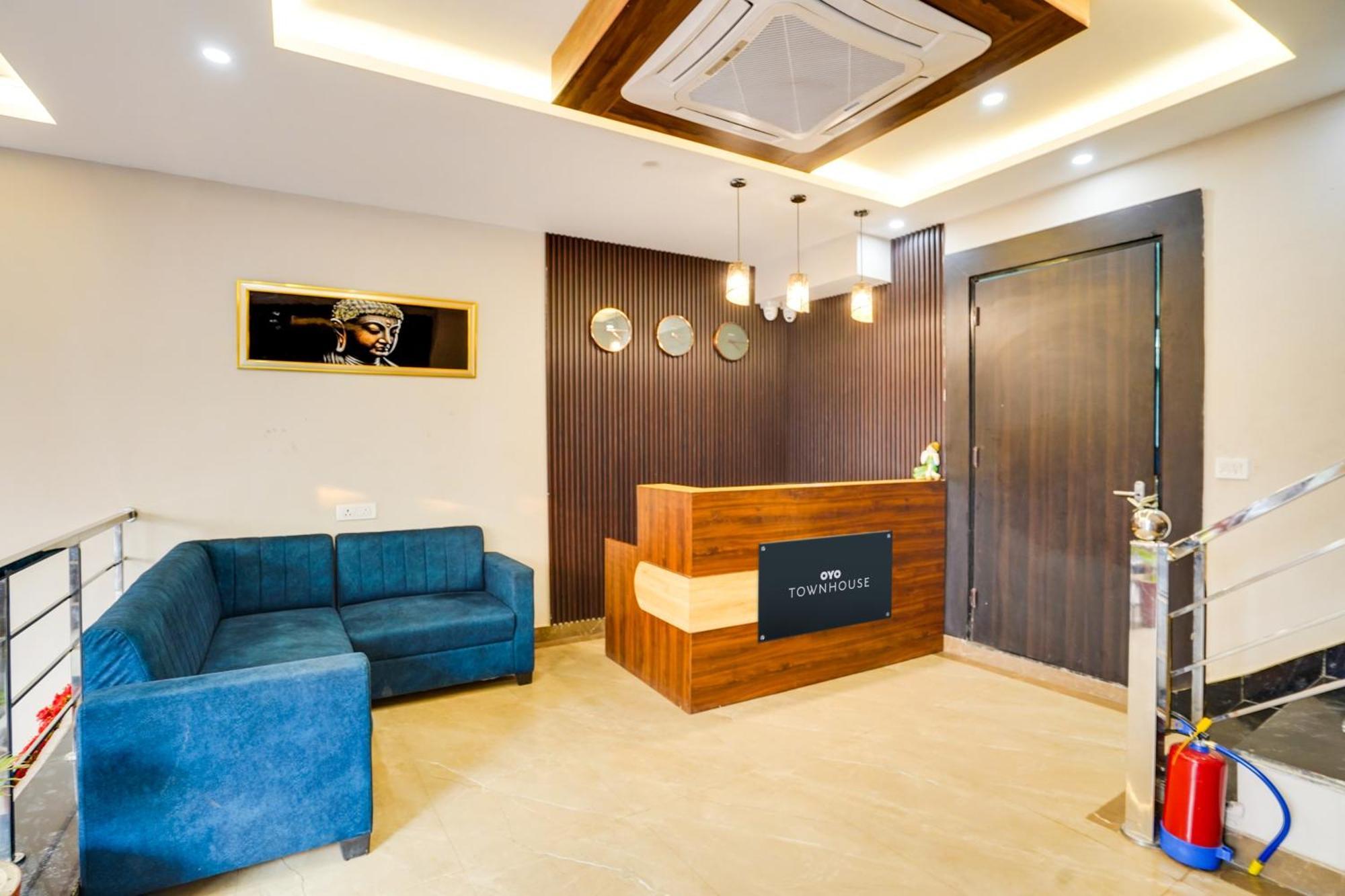 Super Townhouse The Royal Casa Hotell Ghaziabad Exteriör bild