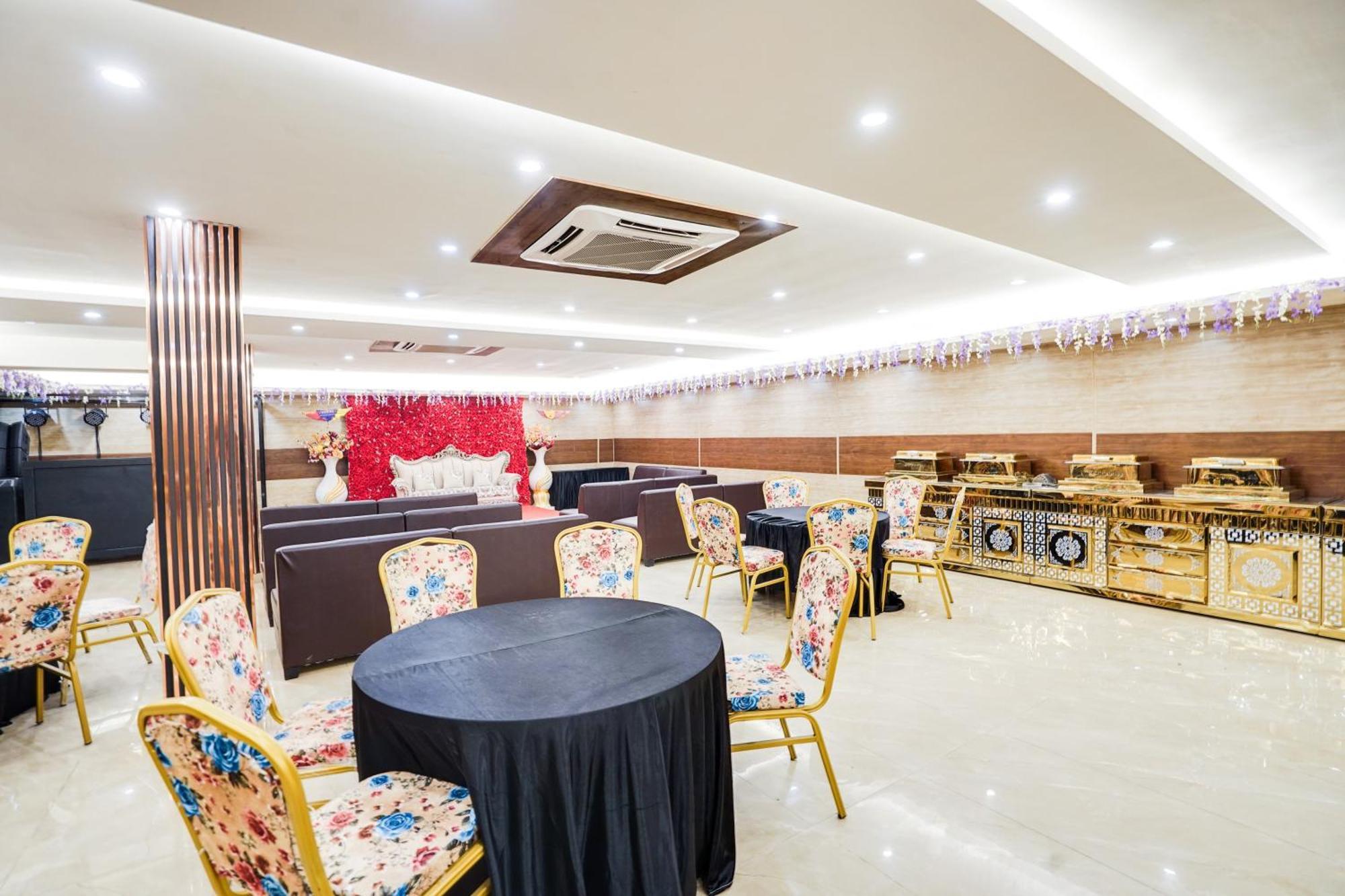 Super Townhouse The Royal Casa Hotell Ghaziabad Exteriör bild